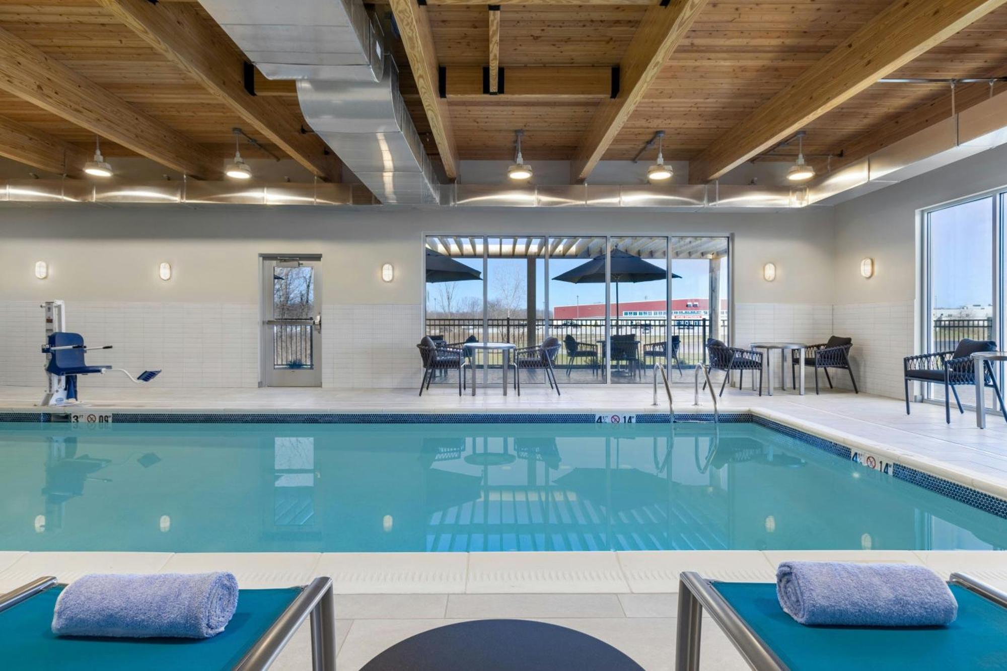 Towneplace Suites By Marriott Geneva At Spire Academy ภายนอก รูปภาพ