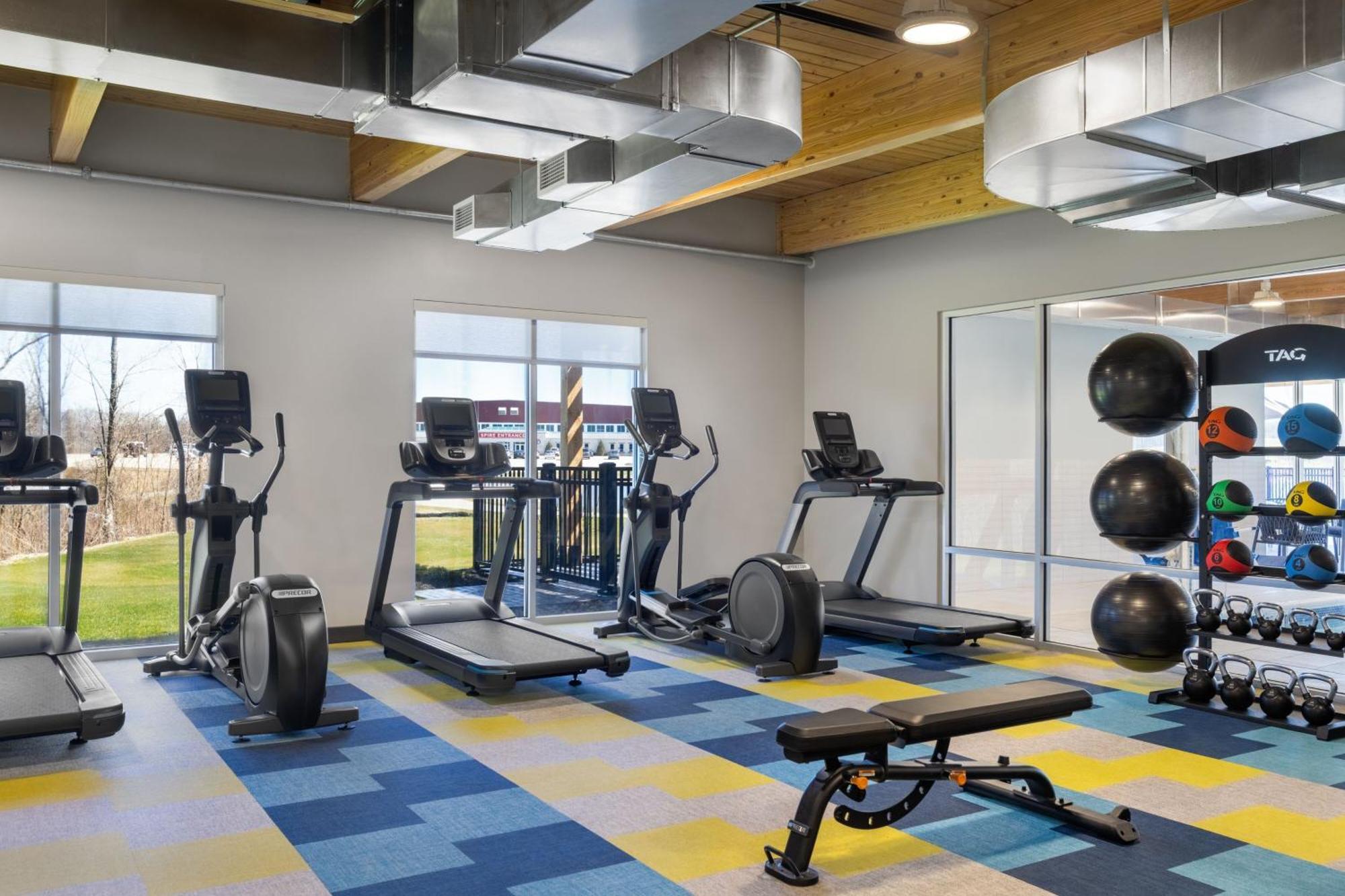Towneplace Suites By Marriott Geneva At Spire Academy ภายนอก รูปภาพ