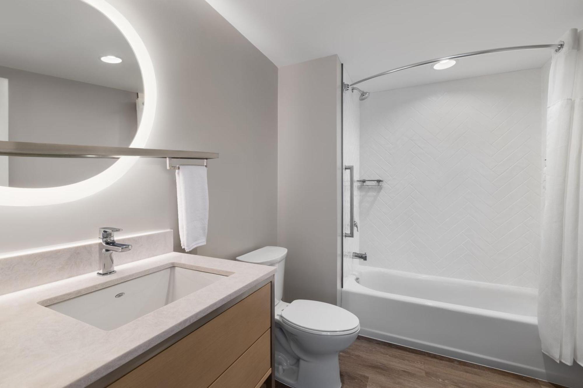 Towneplace Suites By Marriott Geneva At Spire Academy ภายนอก รูปภาพ