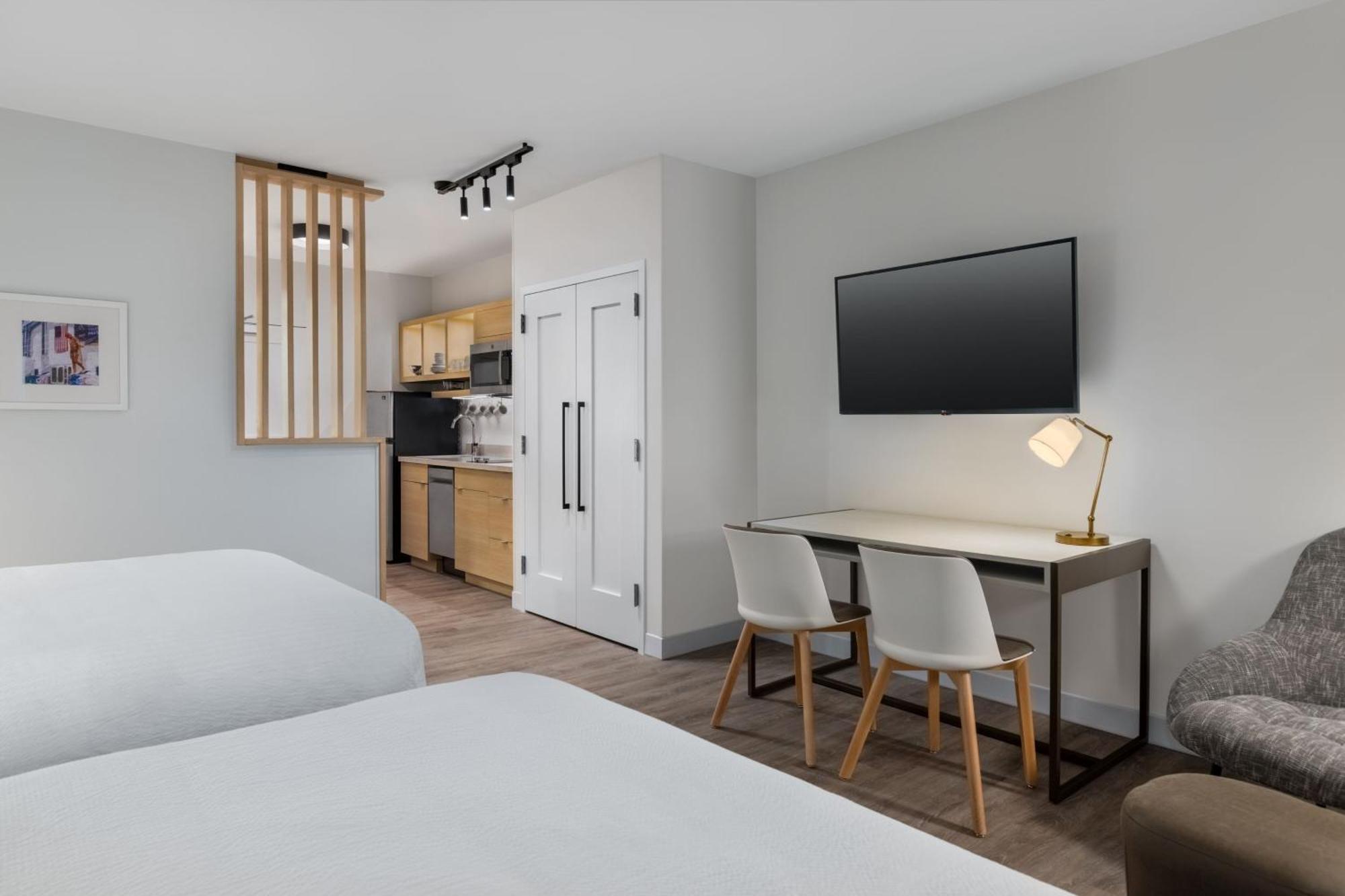 Towneplace Suites By Marriott Geneva At Spire Academy ภายนอก รูปภาพ