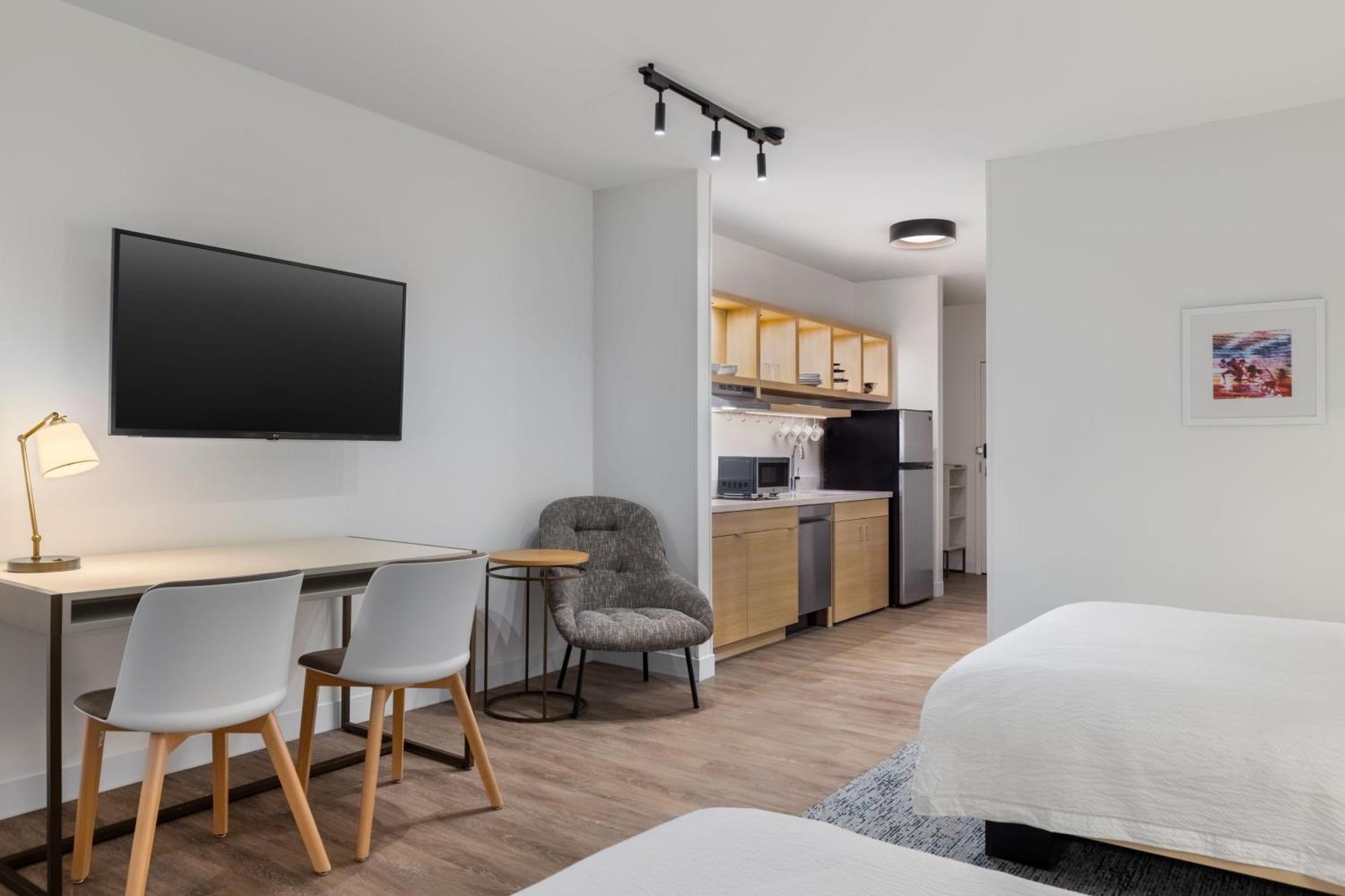 Towneplace Suites By Marriott Geneva At Spire Academy ภายนอก รูปภาพ